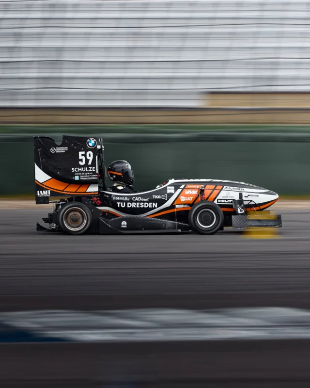 🏎️💨

(FSG 2025, EV AutoX)

#ELBFLORACE #FormulaStudent #Engineering
#20yearsofFSG #UnitedByPassion