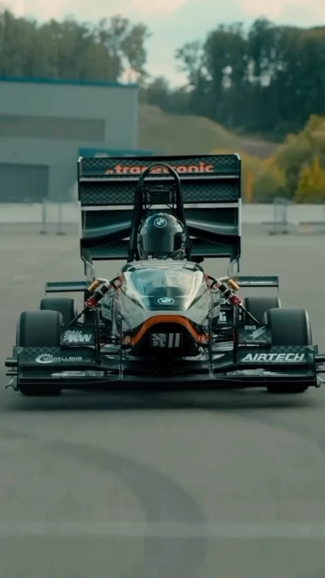 Thank you for 2025. We had an amazing year and are grateful for everyone who spend it with us. 🧡

#ELBFLORACE #FormulaStudent #Engineering 
#2025 #2025recap