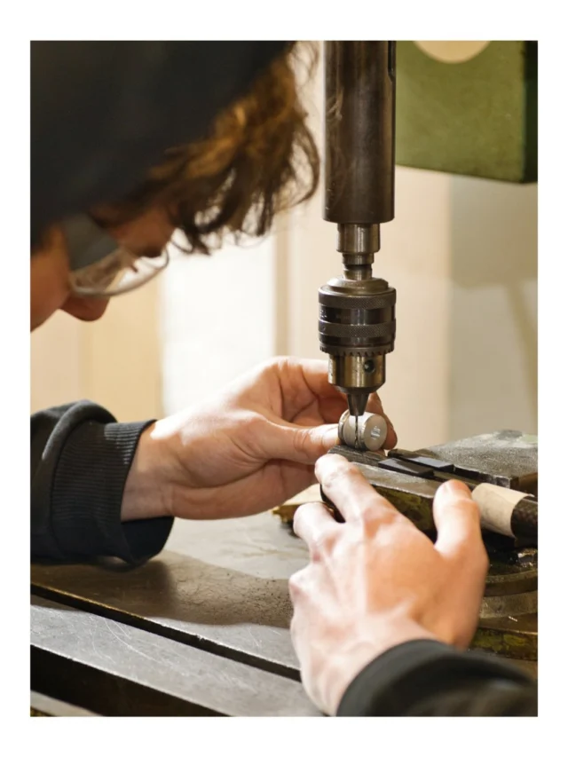The art of manufacturing 

#ELBFLORACE #FormulaStudent #Engineering